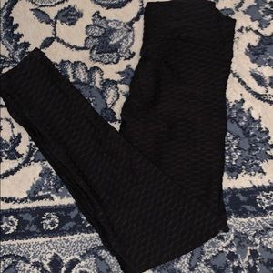 Black scrunch leggings